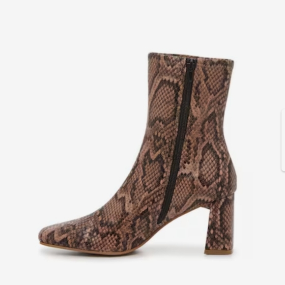 Steve Madden Harli Bootie - Picture 4 of 8